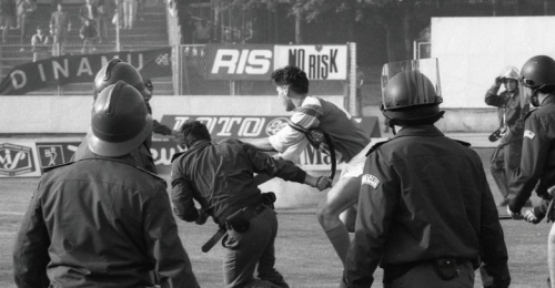 Tog 13. svibnja Dinamov kapetan Zvonimir Boban ustao je u zaštitu svojih navjiača i ušao u legendu