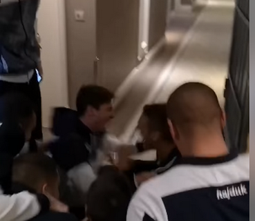 (VIDEO) SLAVLJE HAJDUKOVIH NOGOMETAŠA: Gledali na mobitelu i odjednom poludjeli
