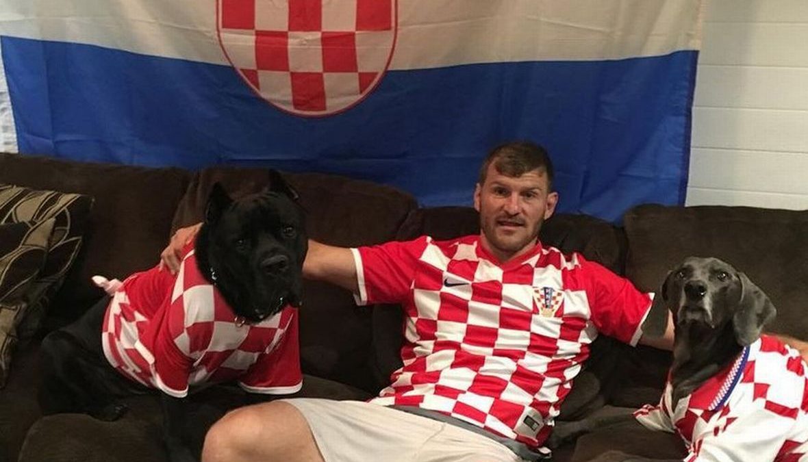 EMOTIVNI STIPE MIOČIĆ: ‘Moje je srce s Vama. Volim te Hrvatska, vi ste ratnici!’