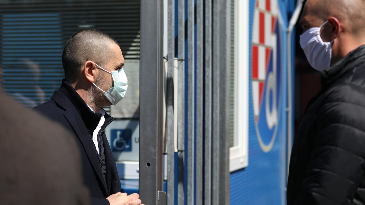 DINAMO BRIŠE PORUKE BIJESNIH NAVIJAČA: “I poslije korone ćete igrati bez gledatelja”